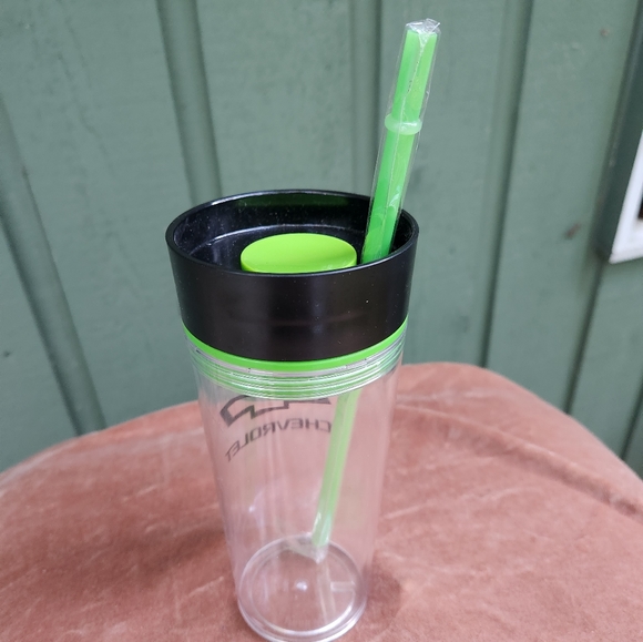 CHEVROLET Tumbler with Matching Straw BRAND NEW - Picture 3 of 3